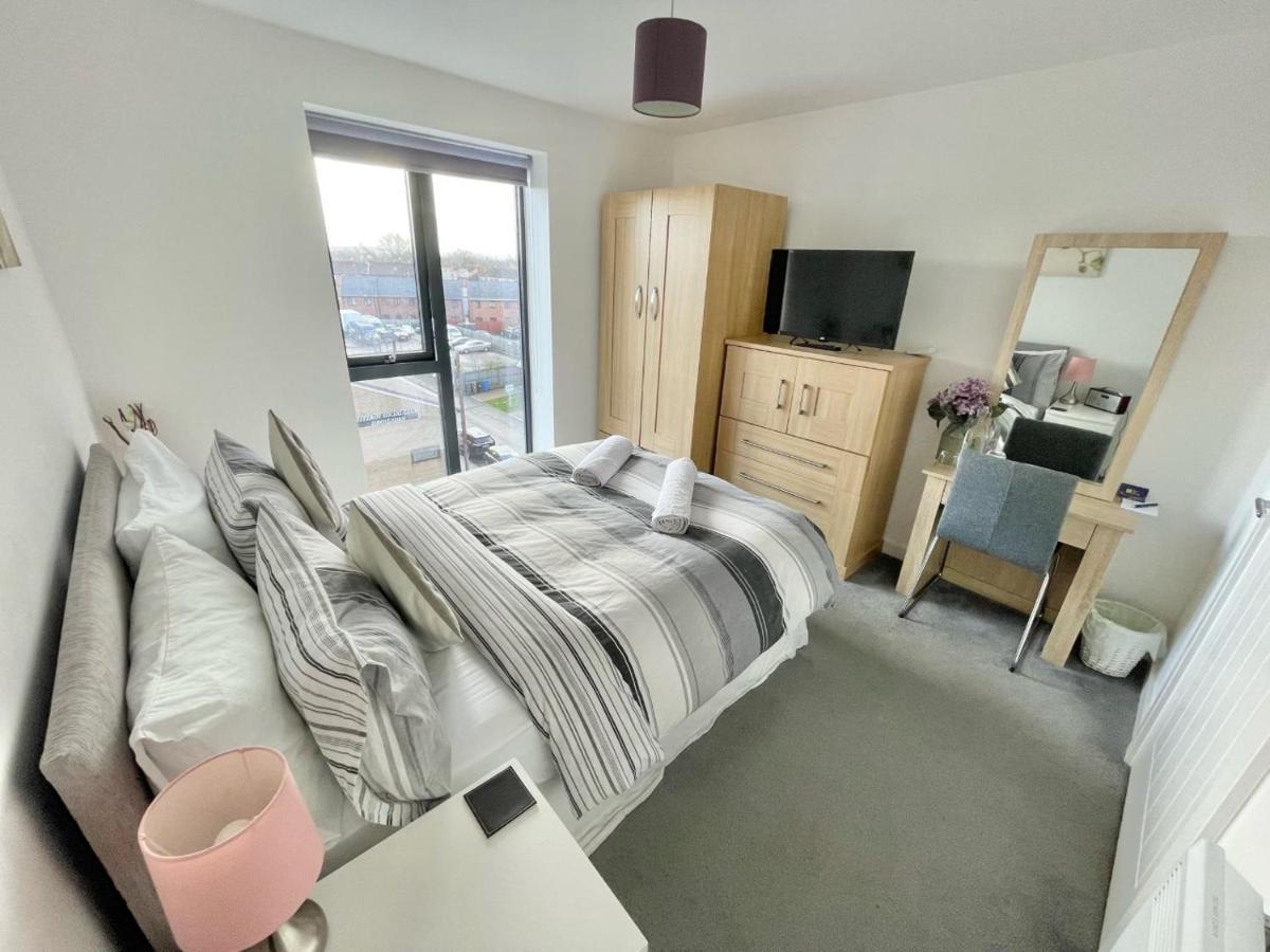 Manchester Escape - Private Room & Bathroom Near Etihad And Coop Arena - Free Secure Parking Exterior foto